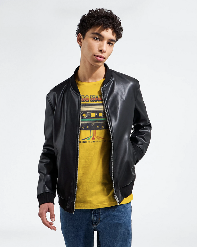 Retro Rewind unisex T-shirt with vintage cassette and rewind symbol