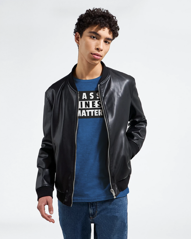 Model wearing Bass Lines Matter relaxed-fit unisex te