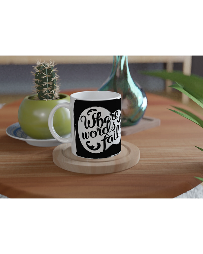 Close-up of fade-resistant ‘Music’ graphic on microwave-safe glossy 
mug